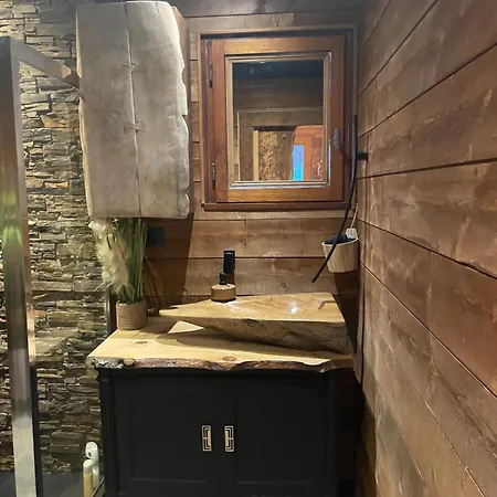 Chalet Wood *